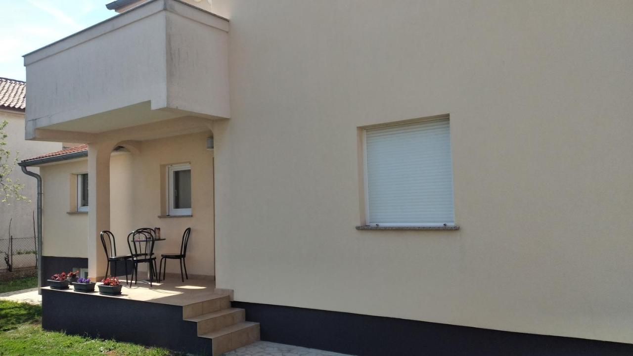 Apartman Ana Пула Екстериор снимка
